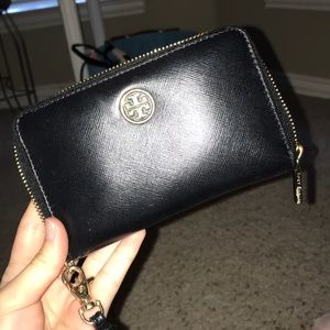 TORY BURCH WRISTLET